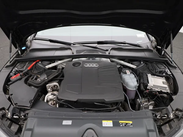 Audi A4 (2023) — foto 36 van 42