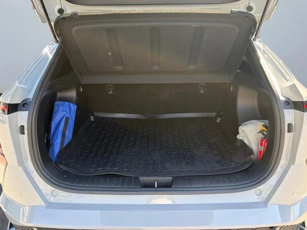 HYUNDAI Kona HEV (2023) — foto 31 van 31