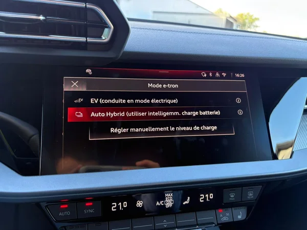 AUDI A3 Sportback PHEV (2025) — foto 9 van 24