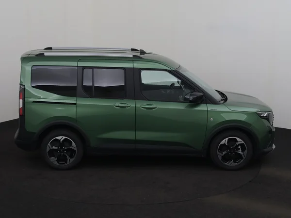 FORD TOURNEO COURIER (2025) — foto 24 van 28