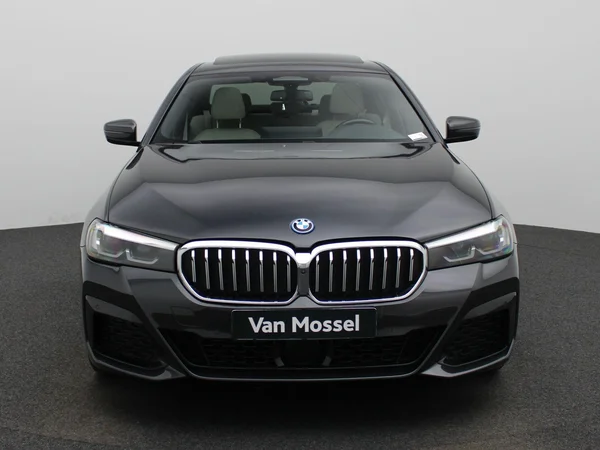 BMW 5 Reeks (2022) — foto 23 van 61