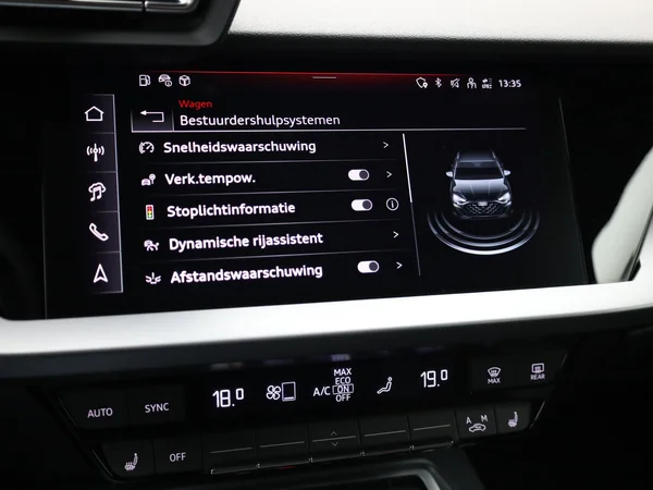 AUDI A3 Sportback (2024) — foto 3 van 23