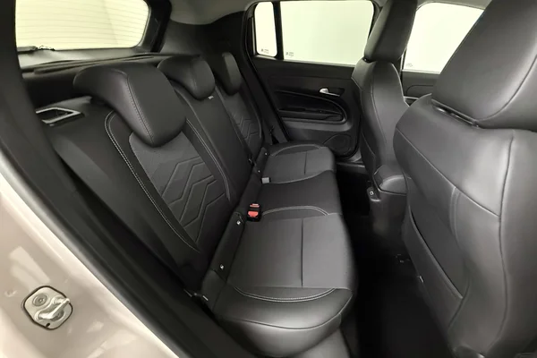 Jeep E-Avenger (2025) — foto 7 van 26