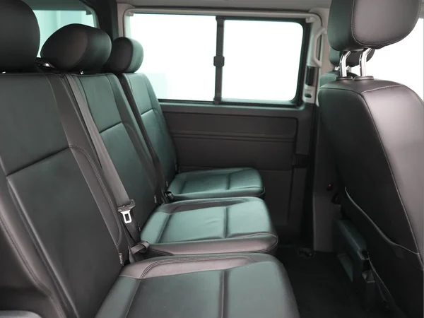 VOLKSWAGEN Transporter T6 1400 Caravelle Lwb (2017) — foto 8 van 25