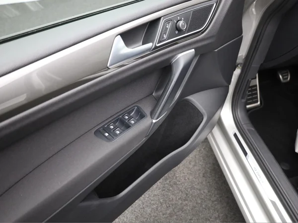 VOLKSWAGEN Golf Sportsvan (2020) — foto 6 van 19