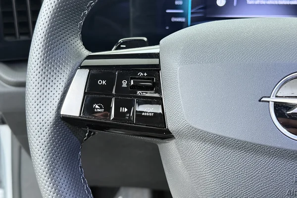 Opel Astra Sports Tourer (2025) — foto 5 van 21