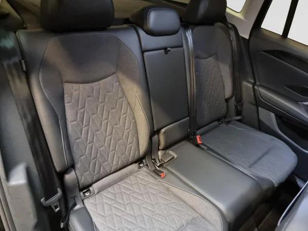 VOLKSWAGEN Tiguan (2025) — foto 11 van 23
