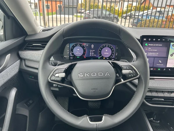 SKODA Octavia Combi (2025) — foto 9 van 11