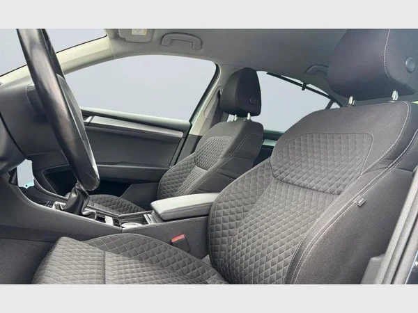 Skoda Superb (2018) — foto 2 van 27