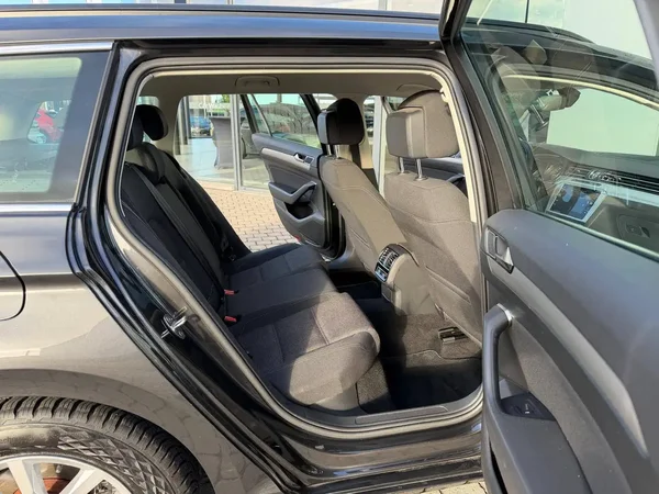 Volkswagen Passat (2019) — foto 10 van 23