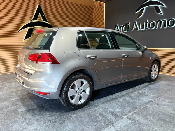 Volkswagen Golf (2013) — foto 14 van 22