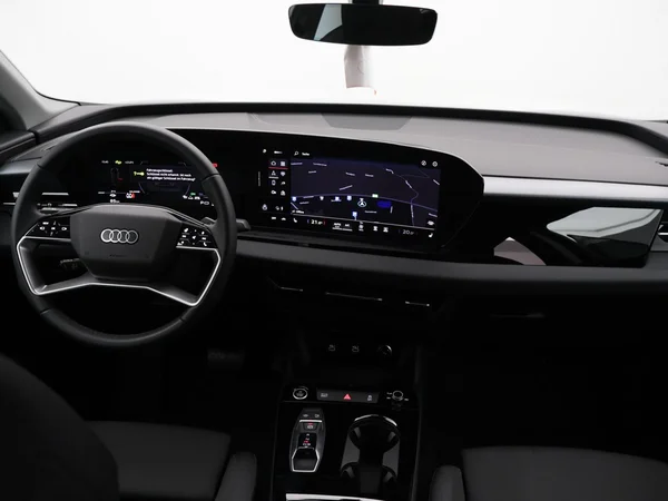AUDI Q6 Sportback e-tron (2025) — foto 24 van 24