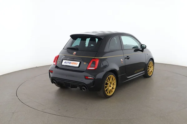Abarth 595 (2021) — foto 12 van 16