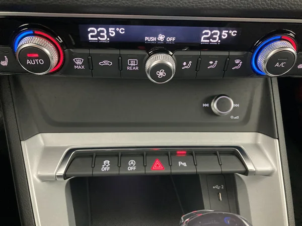 AUDI Q3 (2022) — foto 7 van 28