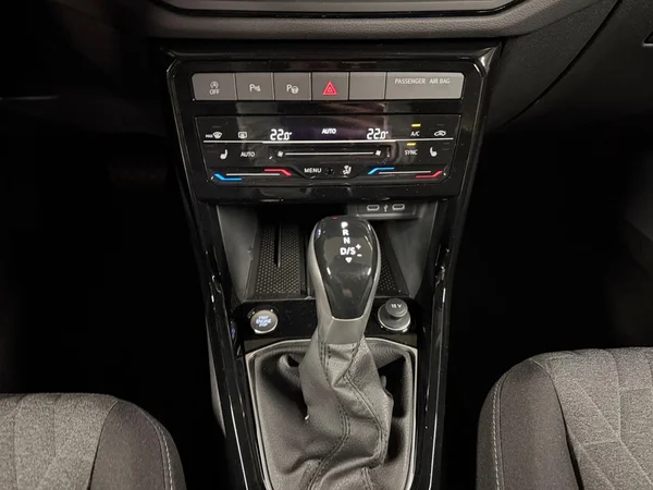 VOLKSWAGEN T-Cross (2026) — foto 3 van 24