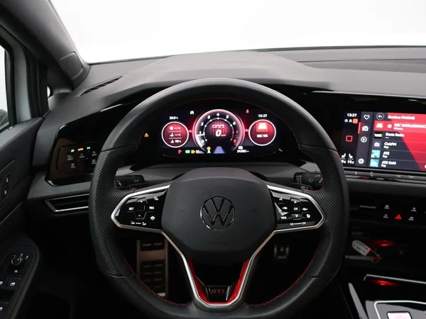 Volkswagen Golf (2024) — foto 7 van 25