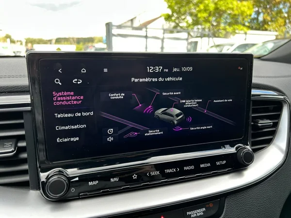 KIA XCeed (2024) — foto 14 van 30