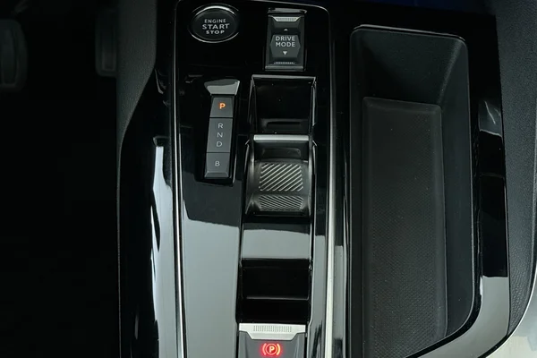 Peugeot 3008 PHEV (2023) — foto 4 van 19