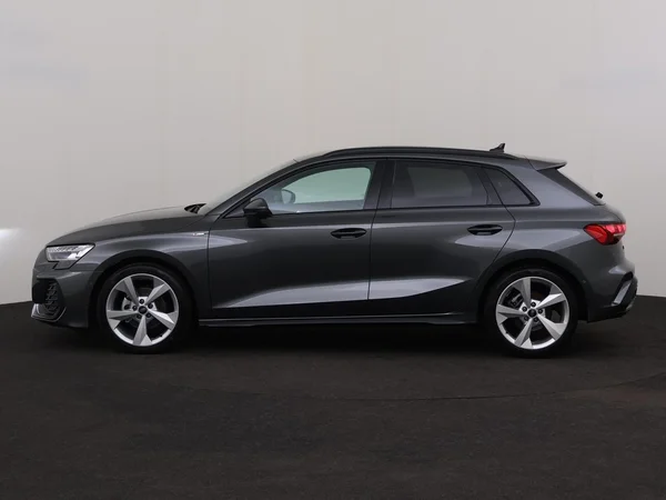 AUDI A3 Sportback (2025) — foto 11 van 18