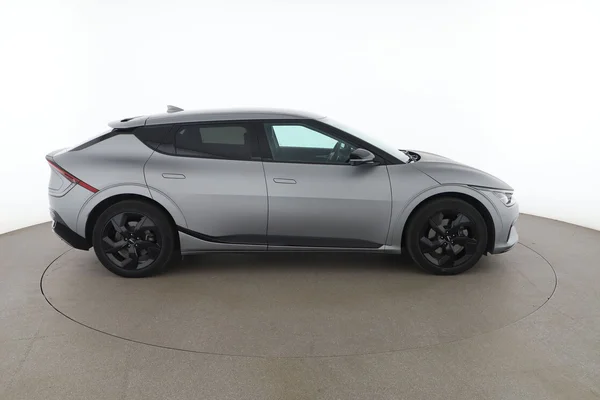 Kia EV6 (2022) — foto 14 van 17