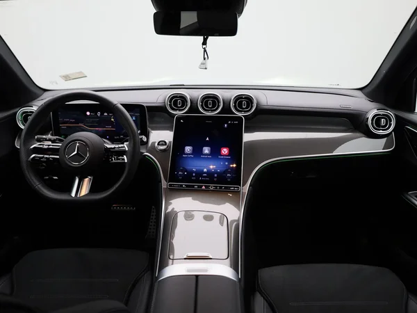 Mercedes-Benz GLC (2025) — foto 38 van 49