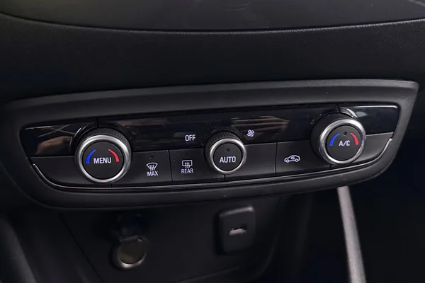 Opel Crossland (2023) — foto 8 van 28