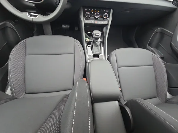 SKODA Karoq (2025) — foto 4 van 24