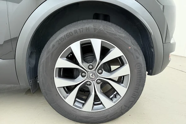 Renault Captur (2020) — foto 14 van 17