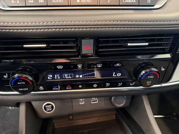 Nissan X-Trail — foto 9 van 24