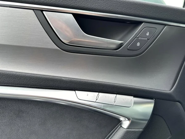 AUDI A6 Avant (2023) — foto 12 van 16