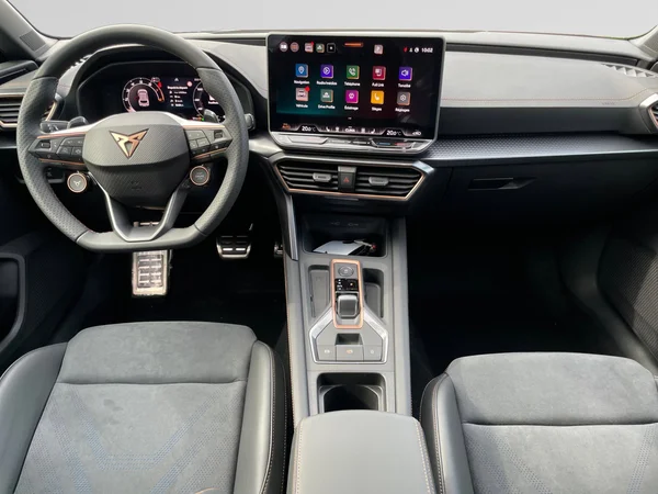 CUPRA Leon (2024) — foto 13 van 22