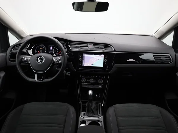VOLKSWAGEN Touran (2022) — foto 20 van 21