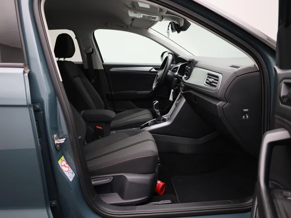 Volkswagen T-Roc (2023) — foto 31 van 42