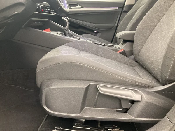 VOLKSWAGEN Golf VIII (2021) — foto 8 van 36