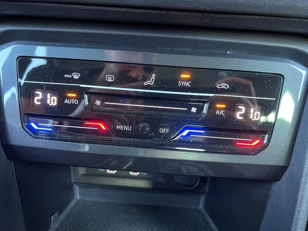 VOLKSWAGEN Tiguan (2023) — foto 17 van 24
