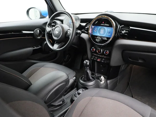 MINI One (2022) — foto 27 van 34
