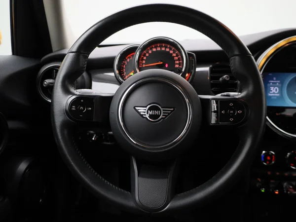 MINI One (2021) — foto 36 van 38