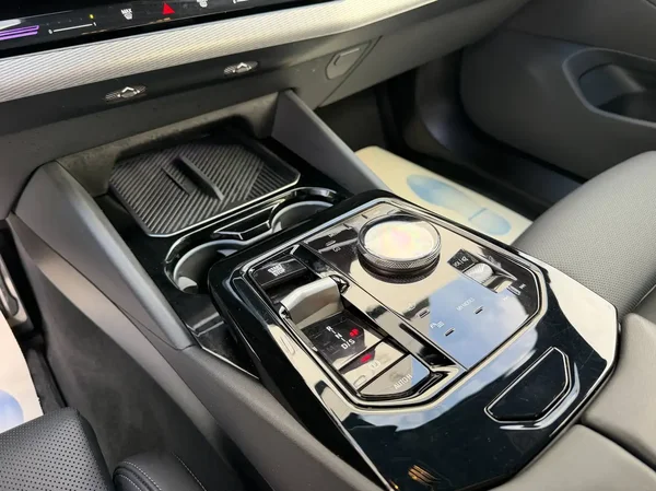 Bmw 520 (2024) — foto 10 van 31