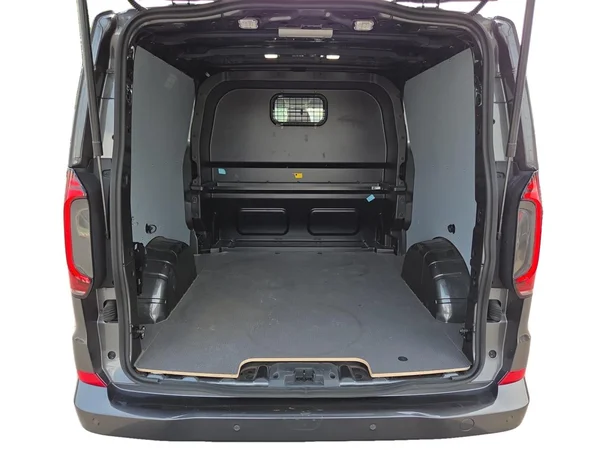 VOLKSWAGEN Transporter T7 32 Combi Lwb Dsl (2025) — foto 8 van 19