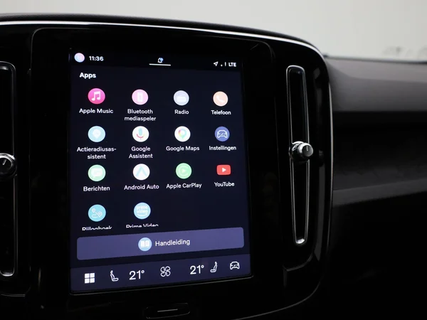 Volvo XC40 (2023) — foto 10 van 41