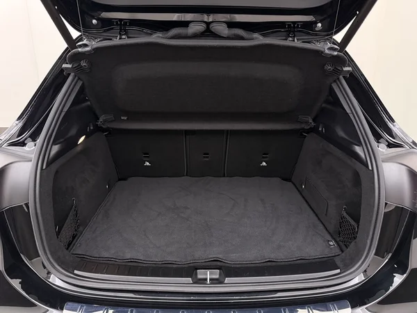 MERCEDES GLA 180 (2023) — foto 8 van 29