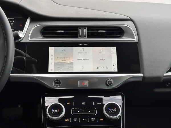 Jaguar I-PACE (2025) — foto 14 van 31