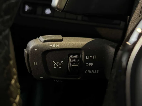 Peugeot 5008 (2023) — foto 13 van 22