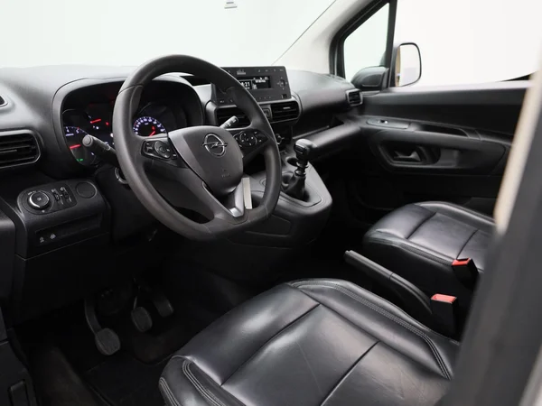 Opel Combo (2022) — foto 7 van 33