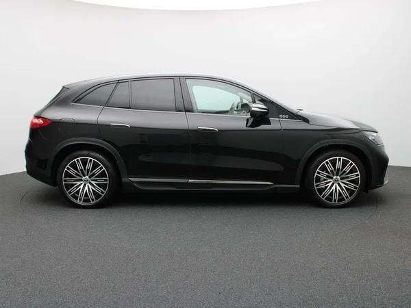 Mercedes-Benz EQE (2024) — foto 32 van 35