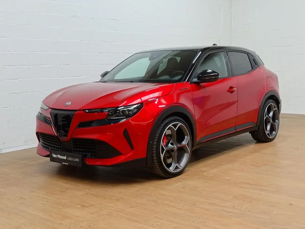 Alfa Romeo Junior (2025) — foto 26 van 31