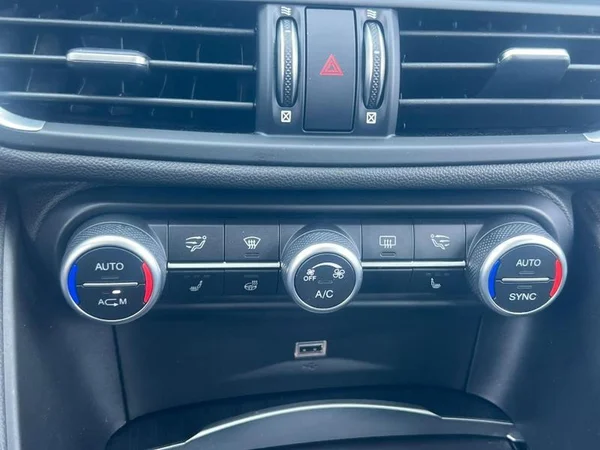 ALFA ROMEO Giulia Dsl (2020) — foto 17 van 28