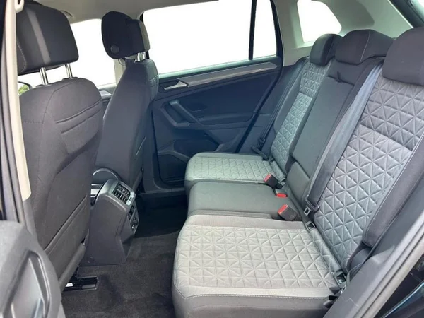 VOLKSWAGEN Tiguan (2021) — foto 5 van 32