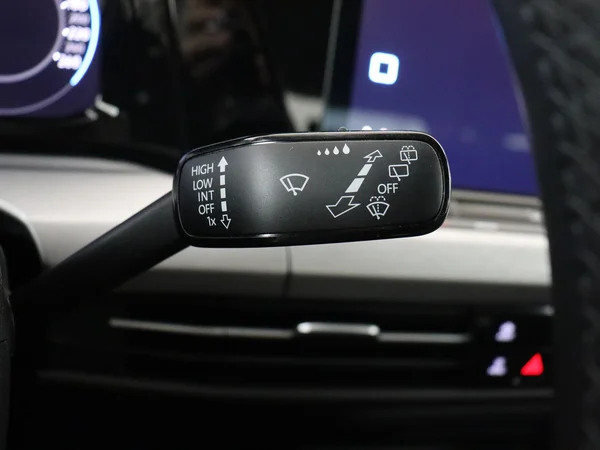 VOLKSWAGEN Golf (2020) — foto 15 van 28