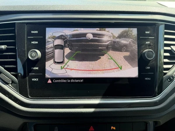 VOLKSWAGEN T-Roc (2021) — foto 16 van 26